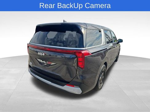 Used 2025 Kia Carnival FWD image 6