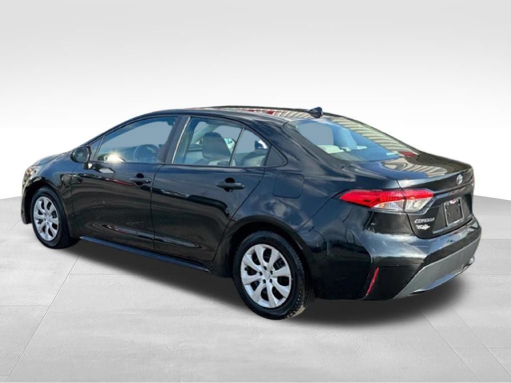 Used 2020 Toyota Corolla LE FWD image 4