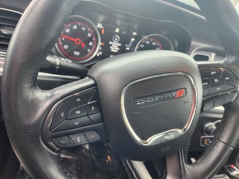 Used 2018 Dodge Charger SXT image 19
