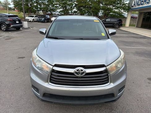 Used 2015 Toyota Highlander LE image 10