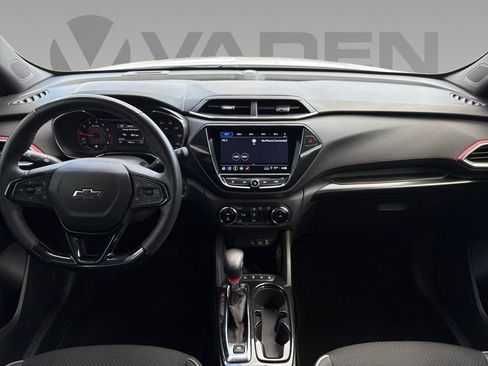Used 2023 Chevrolet TrailBlazer RS w/ Convenience Package FWD image 2