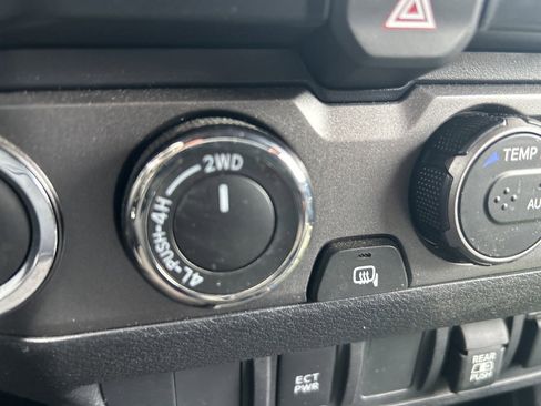 Used 2023 Toyota Tacoma TRD Sport image 12