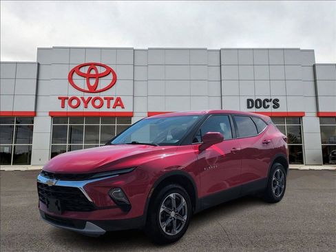 Used 2023 Chevrolet Blazer LT image 1