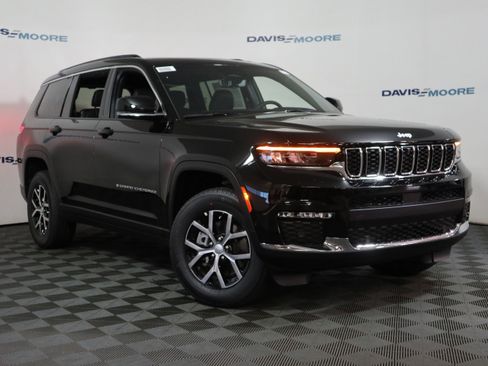 New 2025 Jeep Grand Cherokee L Limited w/ Luxury Tech Group II AWD/4WD image 2