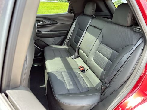 Used 2022 Chevrolet TrailBlazer RS w/ Sun and Liftgate Package FWD image 22