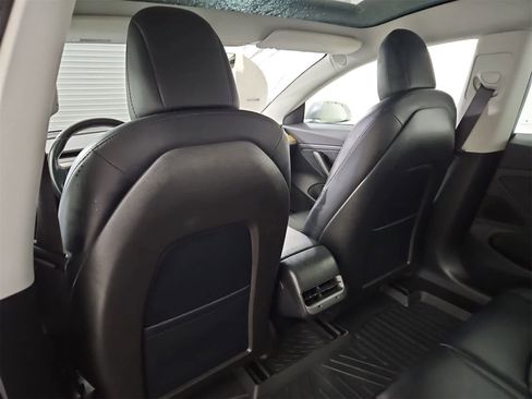 Used 2018 Tesla Model 3 Mid Range image 18