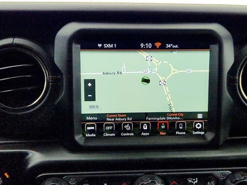 Used 2022 Jeep Wrangler Unlimited Sahara AWD/4WD image 19