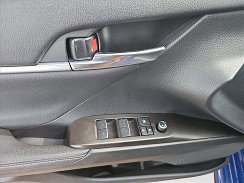 Used 2023 Toyota Camry XSE image 12