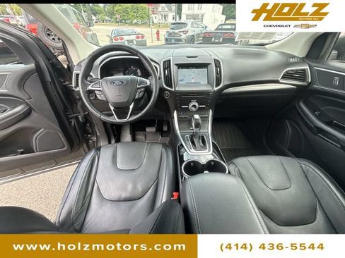 Used 2018 Ford Edge Titanium w/ Equipment Group 301A AWD/4WD image 22