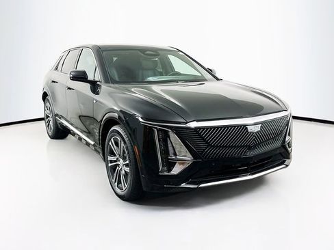 New 2025 Cadillac Lyriq Luxury image 1