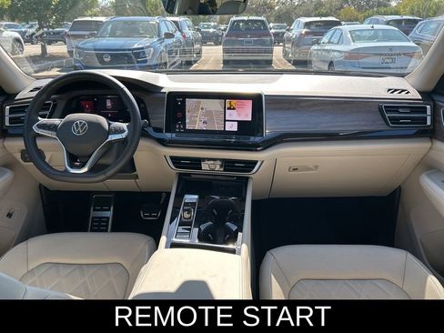 Used 2025 Volkswagen Atlas SEL Premium R-Line image 10