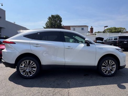 Used 2021 Toyota Venza XLE AWD/4WD image 8