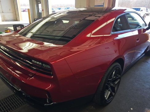 Used 2024 Dodge Charger R/T w/ Plus Group image 4