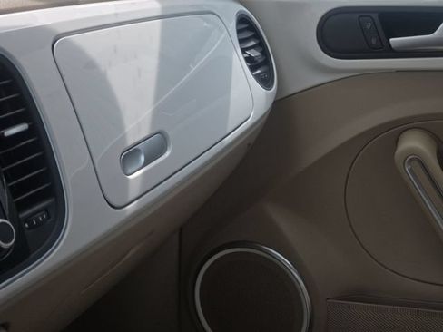Used 2014 Volkswagen Beetle TDI FWD image 23