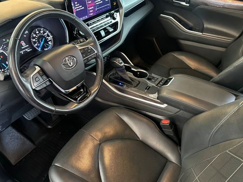 Used 2021 Toyota Highlander Platinum AWD/4WD image 10