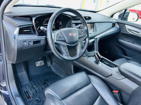 Used 2018 Cadillac XT5 Luxury w/ Driver Awareness Package image 16