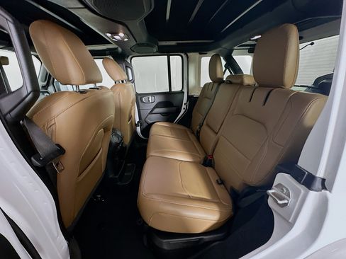 Used 2023 Jeep Wrangler Sahara w/ Cold Weather Group image 29