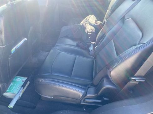 Used 2017 Ford Explorer XLT w/ Equipment Group 202A image 10