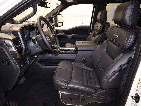 New 2026 Ford F450 Platinum w/ FX4 Off-Road Package AWD/4WD image 12
