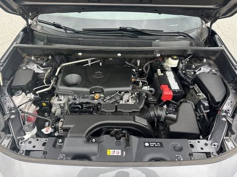 Used 2021 Toyota RAV4 LE image 29