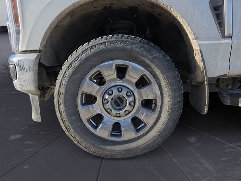 Used 2024 Ford F250 Lariat w/ Chrome Package image 14