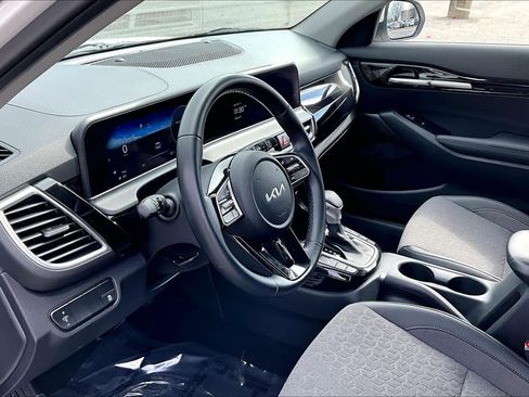 Used 2024 Kia Seltos X-Line AWD/4WD image 16
