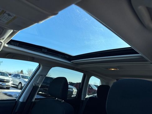 Used 2017 Subaru Forester 2.5i Premium w/ All-Weather Package image 5