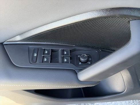 Used 2026 Volkswagen Tiguan SEL R-Line image 9