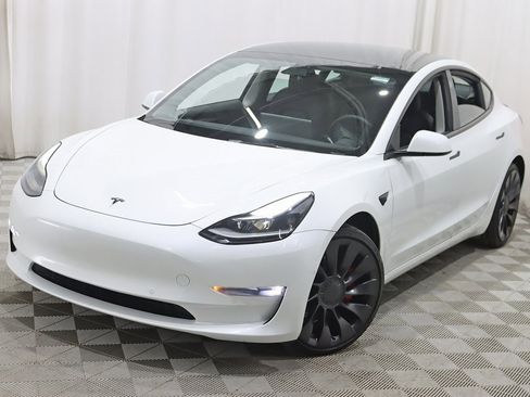 Used 2022 Tesla Model 3 Performance image 4