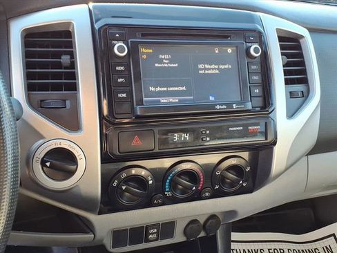 Used 2014 Toyota Tacoma 4x4 Double Cab w/ SR5 Package image 14