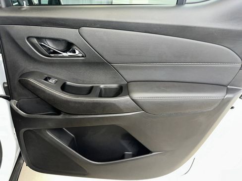 Certified 2023 Chevrolet Traverse LT w/ LT Premium Package image 33