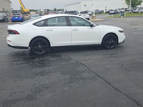 Certified 2025 Honda Accord SE image 8