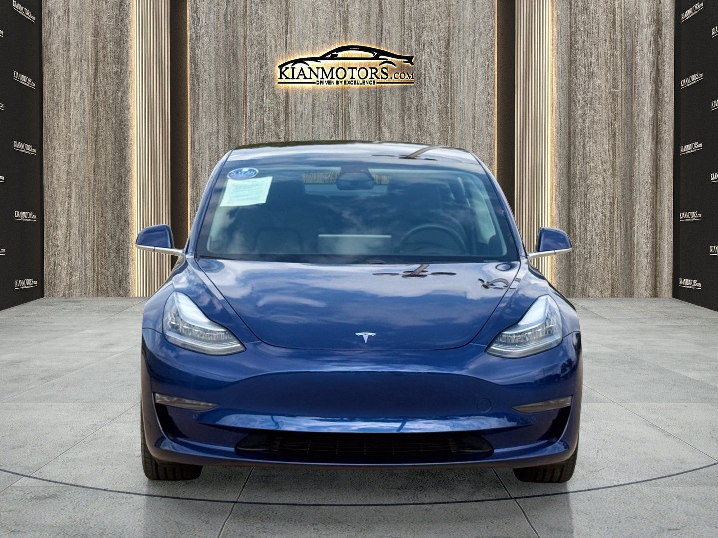 Used 2019 Tesla Model 3 Standard Range RWD image 2