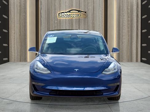 Used 2019 Tesla Model 3 Standard Range RWD image 2
