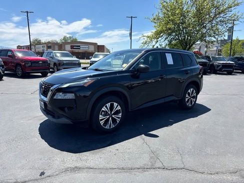 Used 2023 Nissan Rogue SV AWD/4WD image 2
