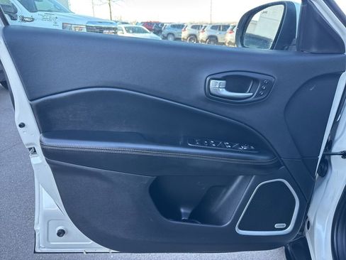 Used 2021 Jeep Compass Limited w/ Sun and Sound Group image 10