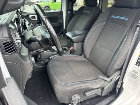 Used 2022 Jeep Wrangler Unlimited Rubicon 4xe w/ Cold Weather Group AWD/4WD image 25