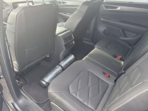 Used 2024 Volkswagen Atlas Cross Sport SE FWD image 7