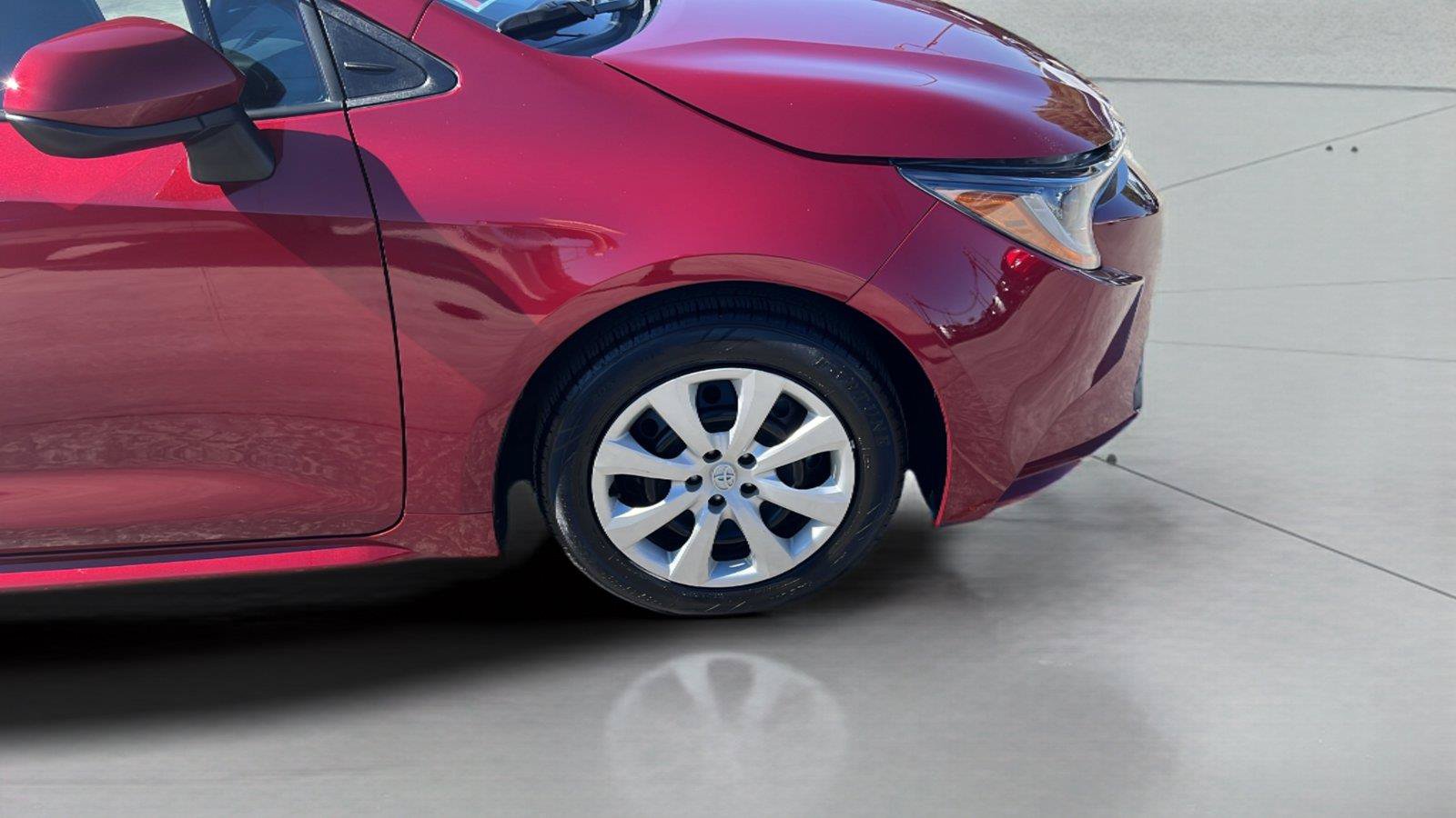 Used 2025 Toyota Corolla LE FWD image 20