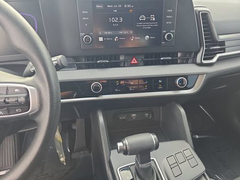 Used 2025 Kia Sportage LX FWD image 16