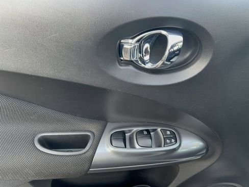 Used 2014 Nissan Juke S image 14