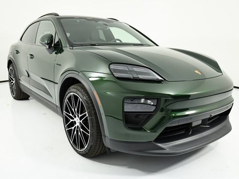 New 2025 Porsche Macan 4S Electric image 9