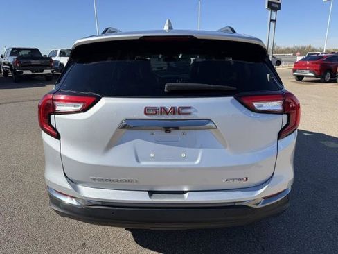 Used 2022 GMC Terrain AT4 w/ Tech Package image 8