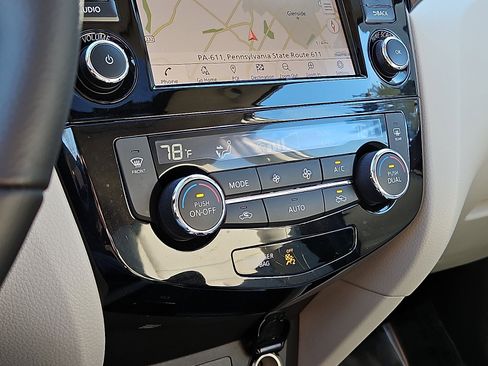 Certified 2022 Nissan Rogue Sport SL w/ Premium Package image 16