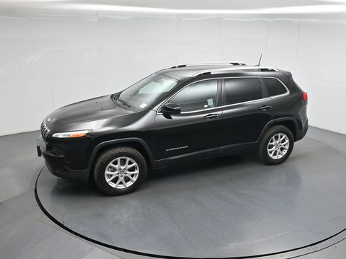 Used 2017 Jeep Cherokee Latitude w/ Trailer Tow Group AWD/4WD image 43