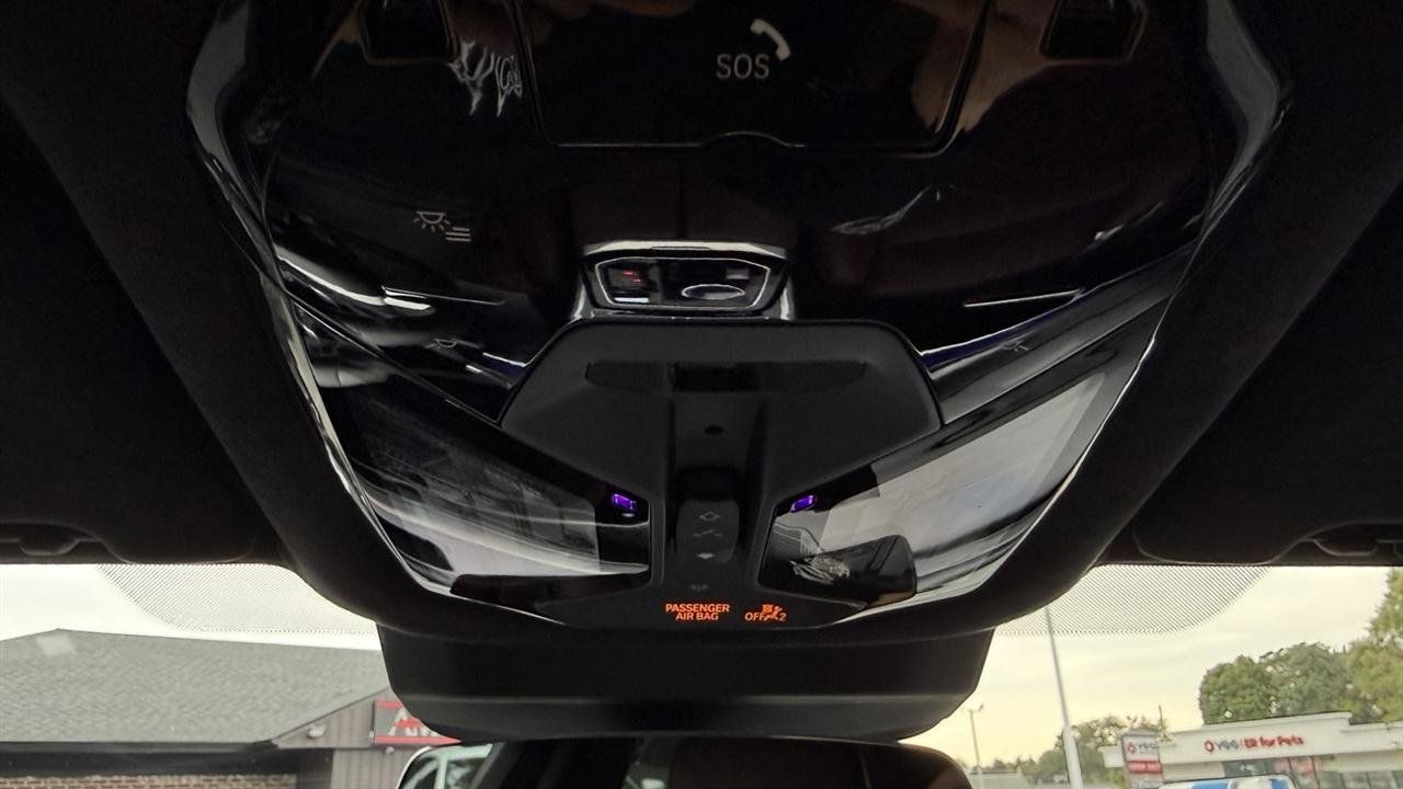 Used 2023 BMW i7 xDrive60 AWD/4WD image 69