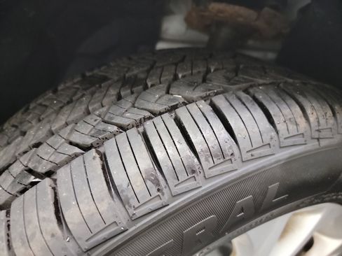 Used 2017 Ford Escape SE w/ Equipment Group 201A FWD image 31