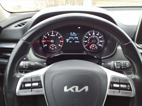 Used 2022 Kia Telluride LX image 14