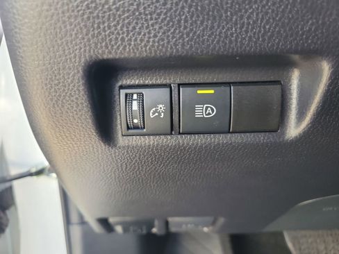 Used 2025 Toyota RAV4 LE image 29