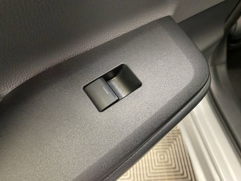 Used 2025 Toyota Prius LE image 20